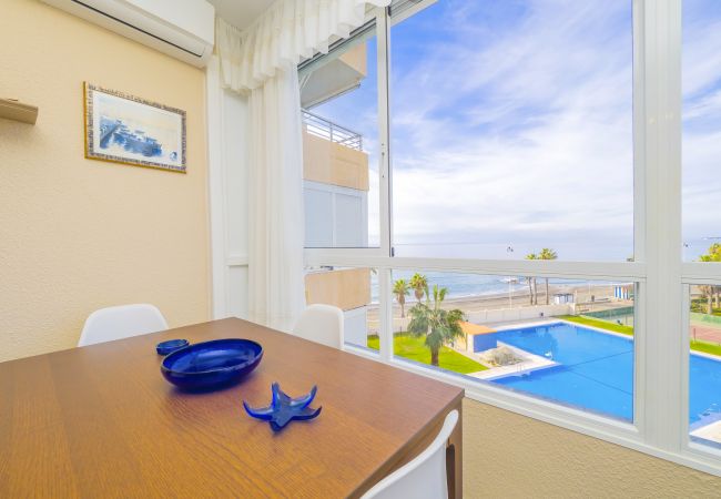 Vistas a la piscina de este apartamento en Algarrobo