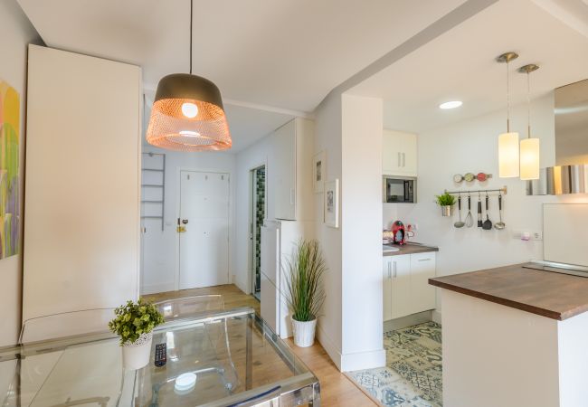 Salón comedor de este apartamento en Benalmádena