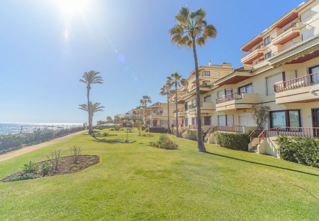 Jardín de este apartamento en Marbella