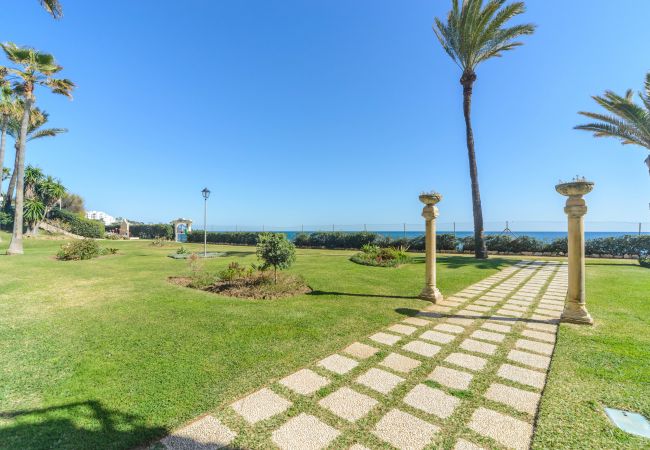 Jardín de este apartamento en Marbella