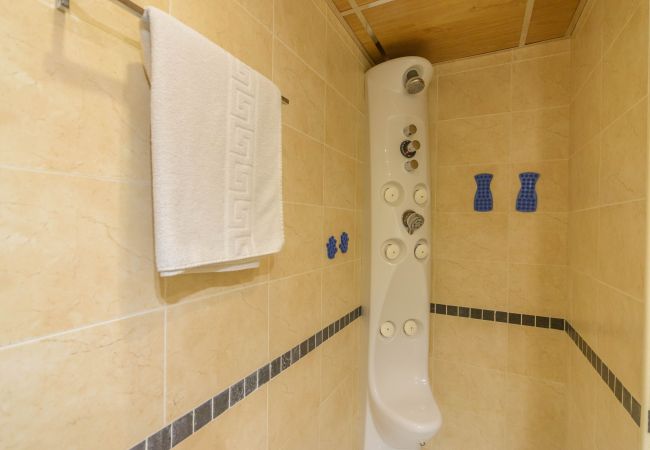 Baño de este apartamento en Fuengirola