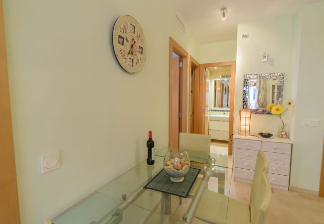 Salón comedor de este apartamento en Fuengirola