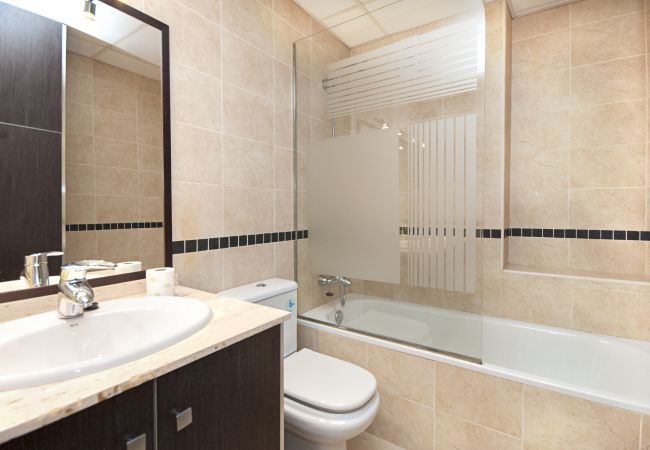 Baño de este apartamento en Fuengirola