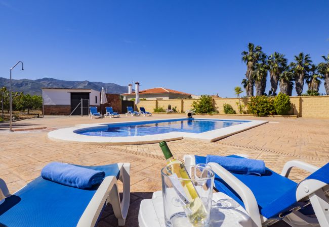 Casa rural con piscina en Alhaurín de la Torre