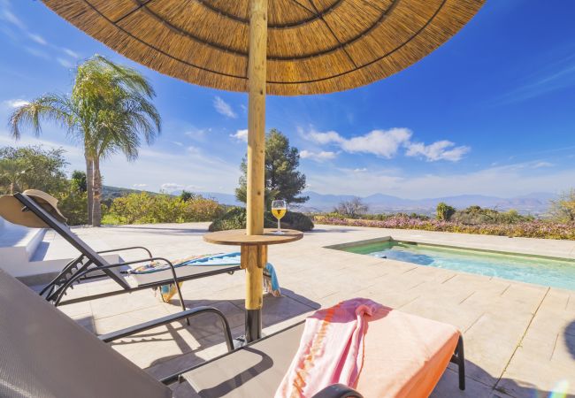 Encantadora casa rural para dos personas con piscina en Alhaurín el Grande