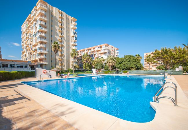 Piscina comunitaria de este apartamento en Benalmádena