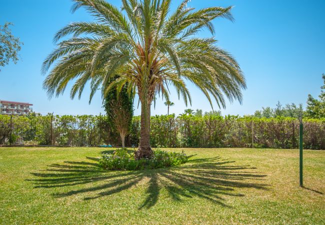 Jardín de este apartamento en Benalmádena