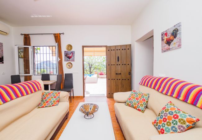 Casa rural en Mijas Pueblo - Cubo's Finca River Retreat High Privacy