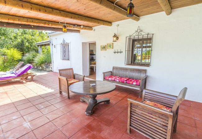 Terraza de esta casa rural en Alhaurín el Grande