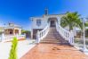 Fachada de esta finca de lujo en Alhaurín el Grande