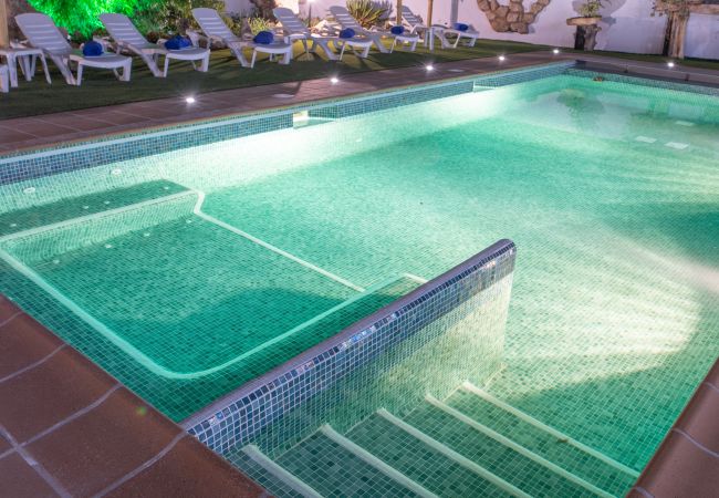 Piscina de esta casa rural en Alhaurín el Grande