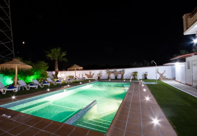 Piscina de esta casa rural en Alhaurín el Grande