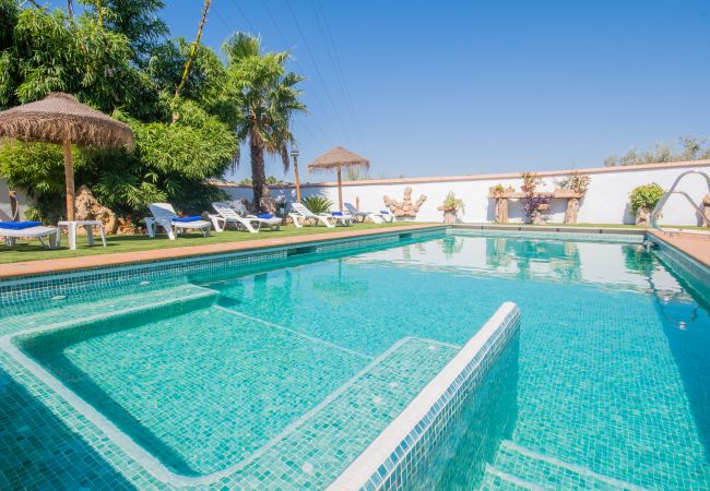 Piscina privada de esta casa rural en Alhaurín el Grande