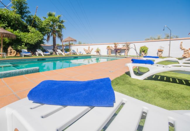 Jardín de esta casa rural en Alhaurín el Grande