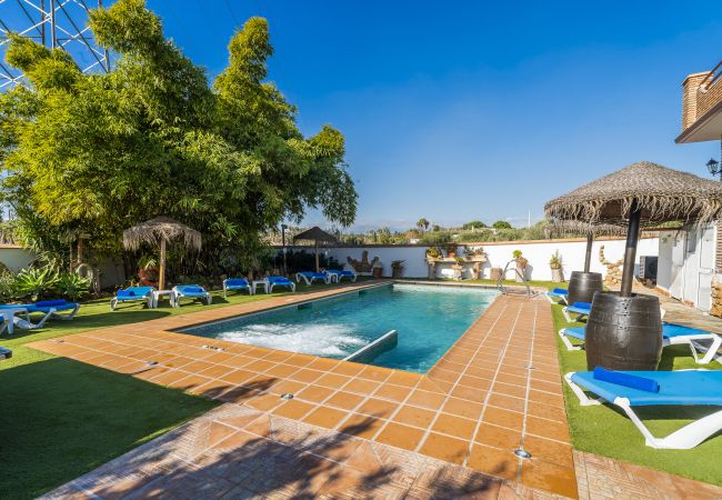 Casa rural en Alhaurín el Grande - Cubo's Casa Rural Tirado & Heated Pool