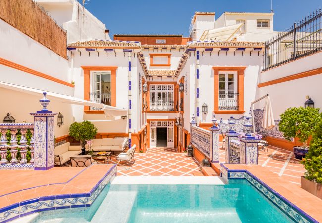 Piscina privada de esta casa de lujo en el centro de Alhaurín el Grande