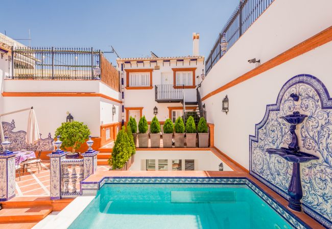 Piscina privada de esta casa de lujo en el centro de Alhaurín el Grande