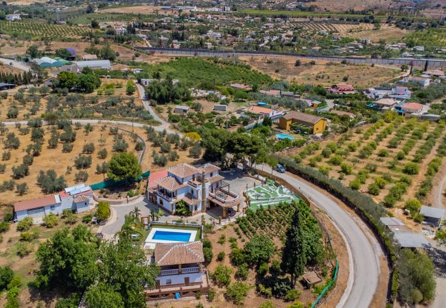 Villa en Estación de Cártama - Cubo's Villa Fina & Minigolf included