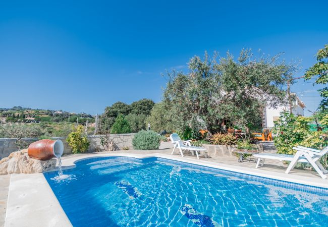 Piscina privada de esta finca en Alhaurín el Grande