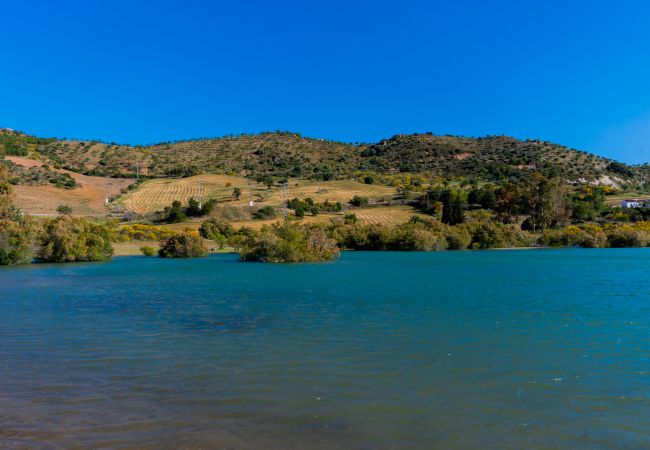 Alrededores de esta villa en Ardales