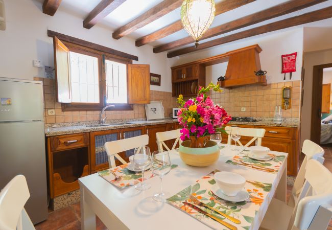 Cocina de este apartamento rural en Mijas Pueblo