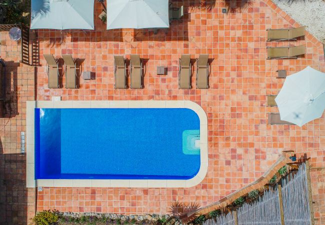 Piscina de este apartamento rural en Mijas Pueblo