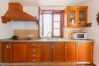 Cocina de este apartamento rural en Mijas Pueblo