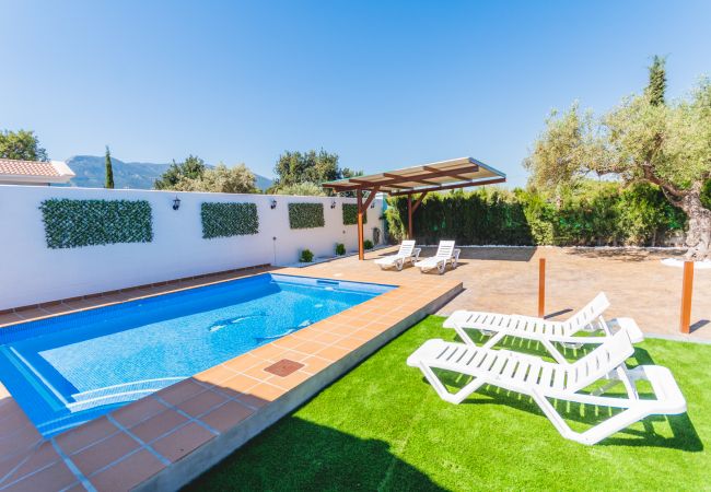 Piscina privada de esta casa rural en Alhaurín el Grande