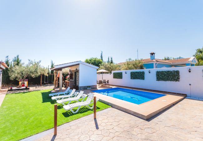 Piscina privada de esta casa rural en Alhaurín el Grande