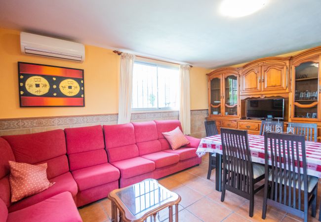 Salón comedor de esta casa en Alhaurín de la Torre