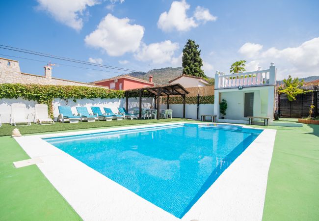 Piscina privada de esta casa en Alhaurín de la Torre