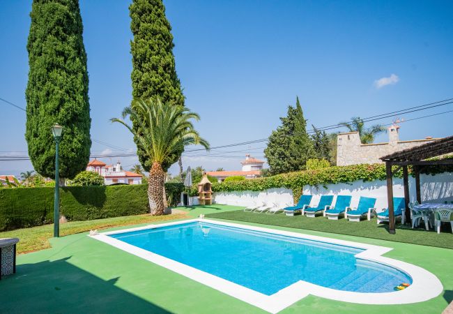 Piscina privada de esta casa en Alhaurín de la Torre