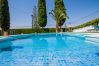 Piscina privada de esta casa en Alhaurín de la Torre