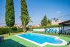 Piscina privada de esta casa en Alhaurín de la Torre