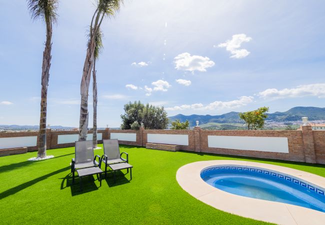 Piscina privada de esta Villa en Cártama