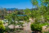 Jardín de esta casa rural en Coín