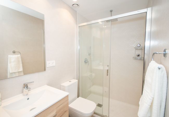 Baño de este apartamento en Benalmádena (Arroyo de la miel)