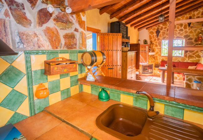 Cocina de esta casa rural en Guaro