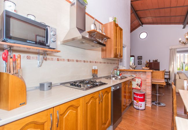 Cocina de este apartamento en Alhaurín de la Torre