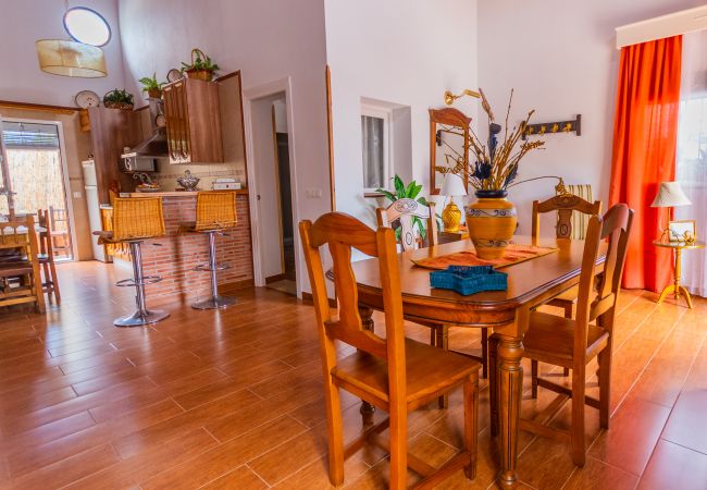 Salón comedor de este apartamento en Alhaurín de la Torre