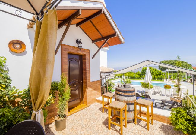 Piscina de esta casa en Alhaurín de la Torre