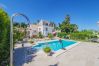 Piscinas y vistas de esta fantástica Casa en Alhaurín