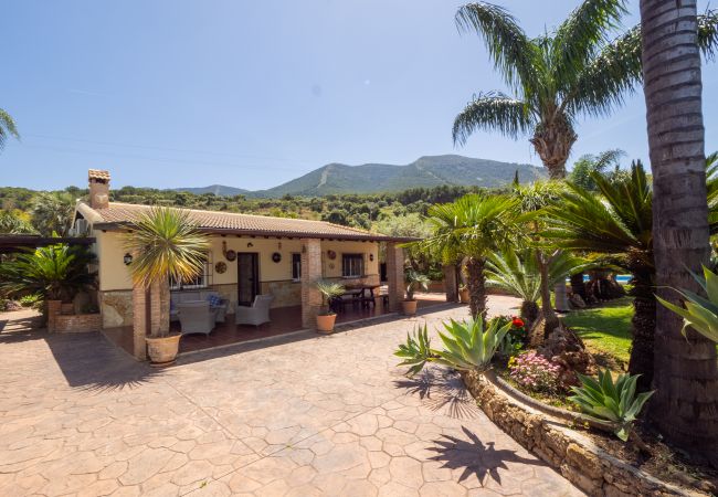 Casa rural en Alhaurín el Grande - Cubo's Finca Los Dragos