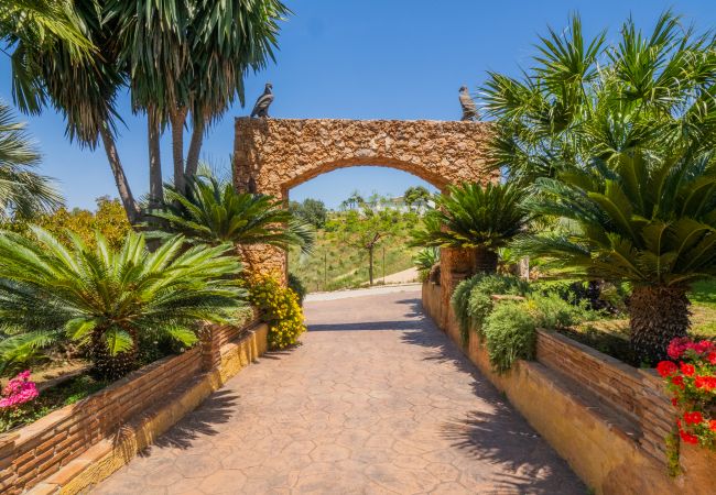 Casa rural en Alhaurín el Grande - Cubo's Finca Los Dragos