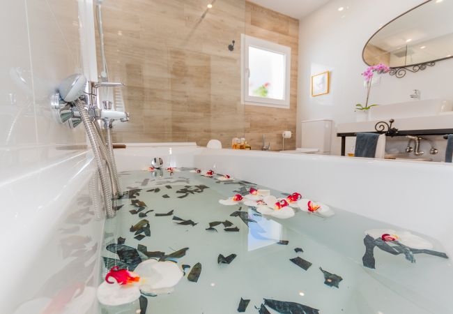 Baño de esta casa rural en la Estación de Cártama