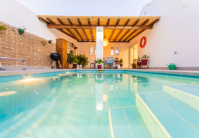 Piscina de esta casa rural en la Estación de Cártama