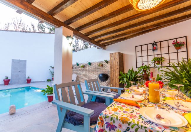 Terraza de esta casa rural en la Estación de Cártama