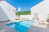 Piscina de esta casa rural en la Estación de Cártama