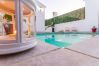 Piscina de esta casa rural en la Estación de Cártama
