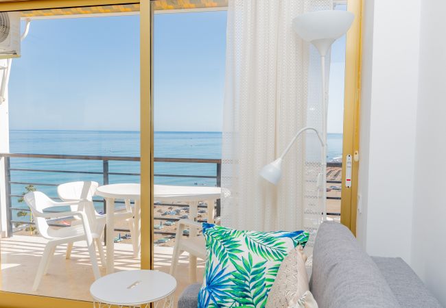 Salón de este estudio en Torremolinos
